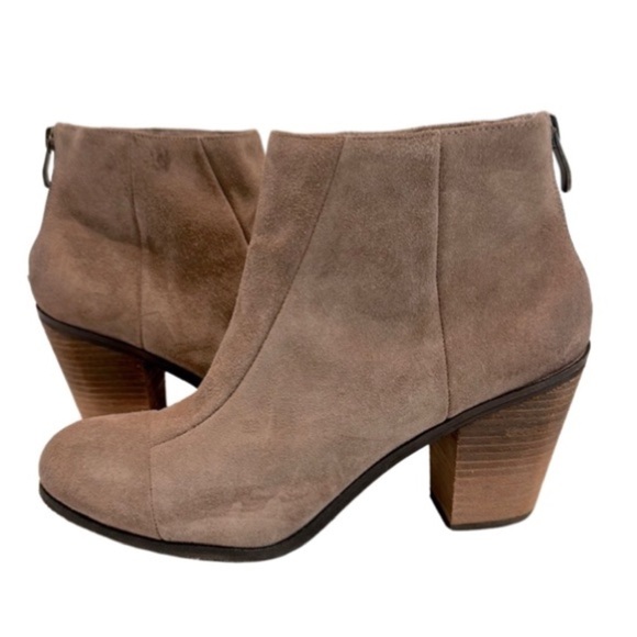 Vince Camuto Grayson Suede Leather‎ Boots Ankle Boots with Stacked Chunky Heel - Picture 1 of 12